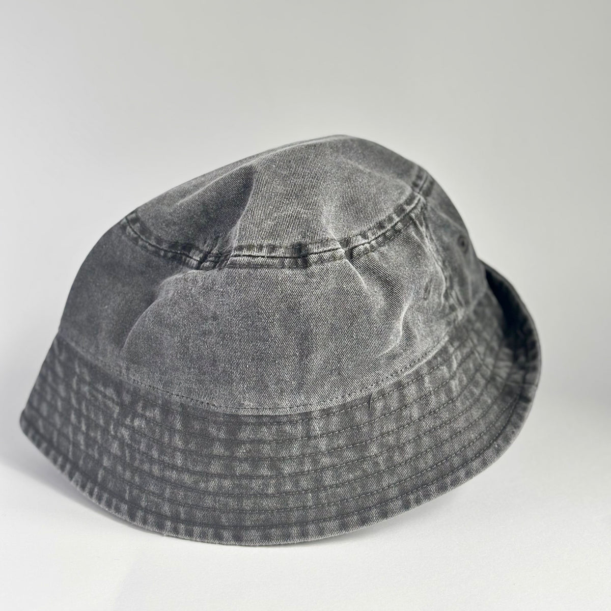 FISKEHATT SVART